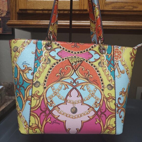 Guess  Tote With Snap Pouch - Picture 1 of 10
